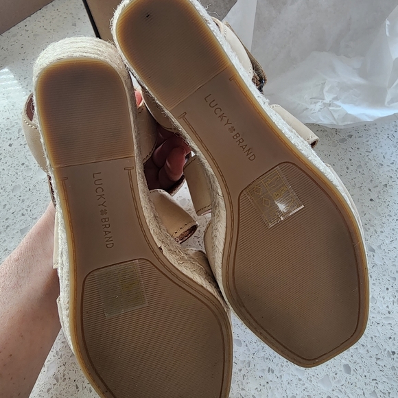 🆕️Lucky Brand Mendona Wedge Sandal - Picture 7 of 16